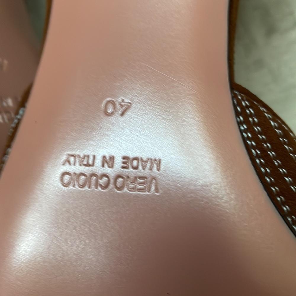NWOT Escada pump - Picture 9 of 10